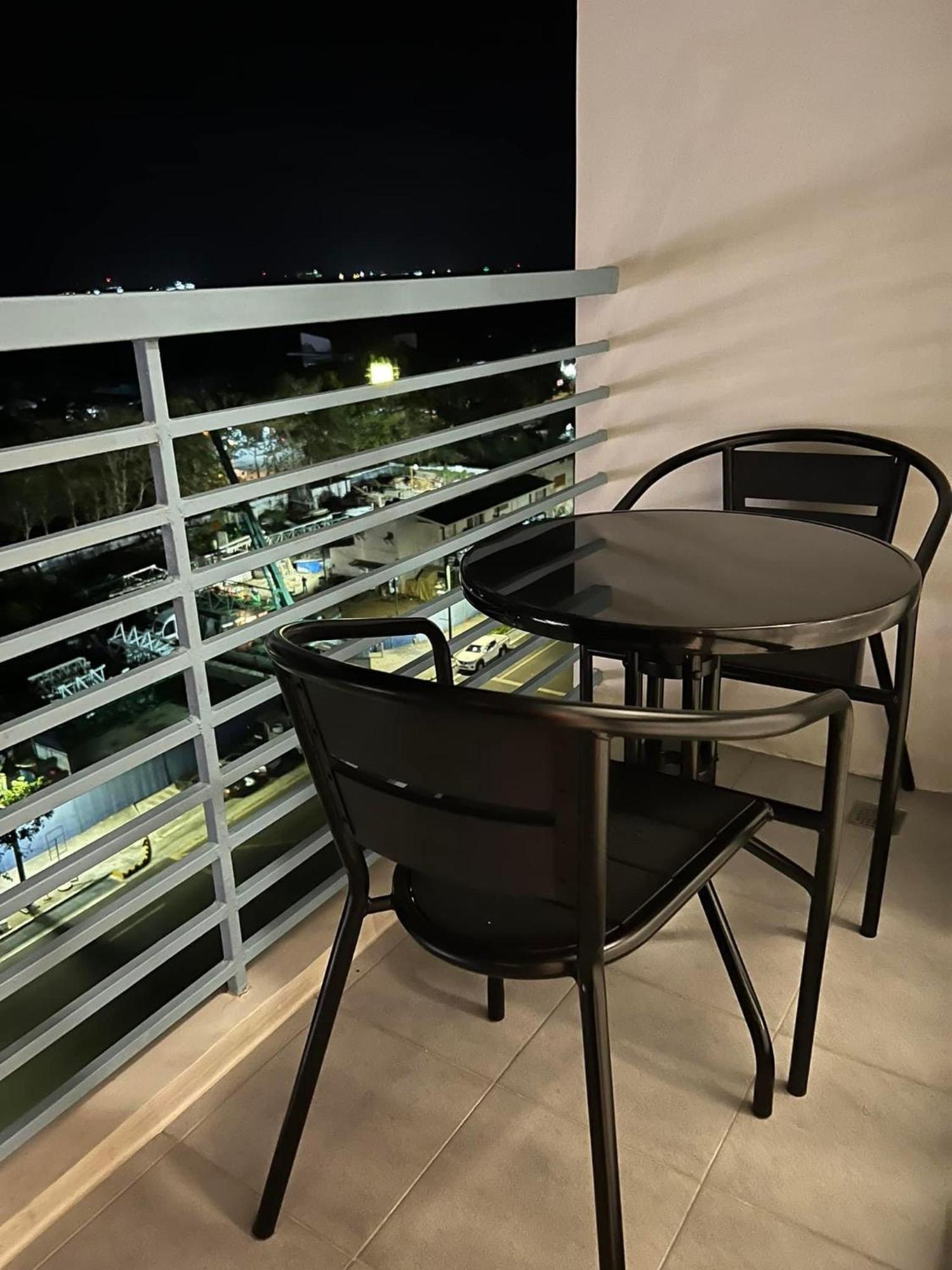 Deluxe Condo 2 Bedroom, 7Th Floor Room Bc In One Madison Tower 3, Megaworld Boulevard, Mandurriao Iloilo City, Philippines 외부 사진
